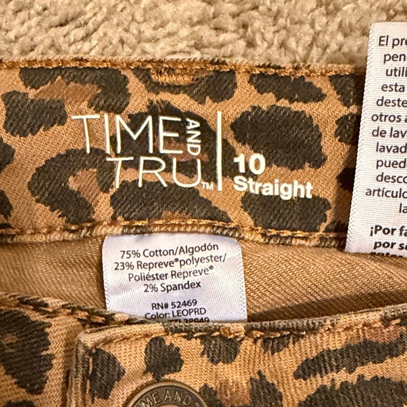 Time and Tru Men's Animal Print Chinos - Picture 2 of 2